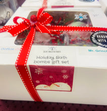 Load image into Gallery viewer, Holiday Bath bombs box gift set
